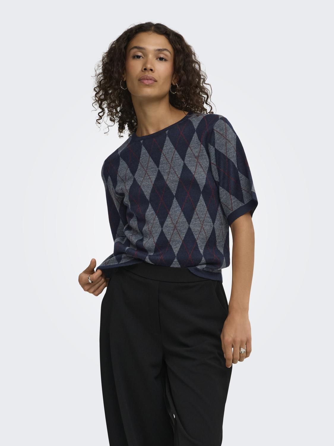 model_shot-front